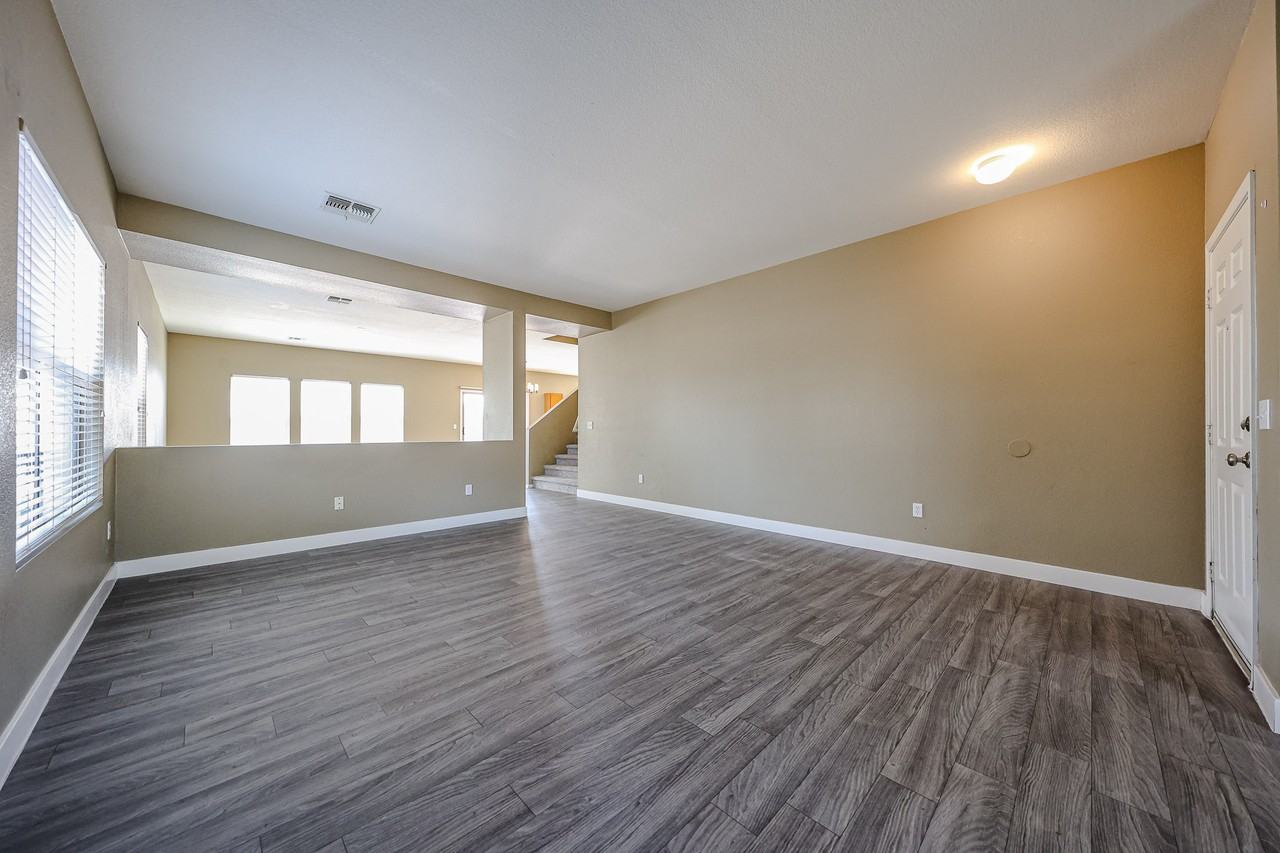 1356 E Clifton Ave - Photo 5 of 29