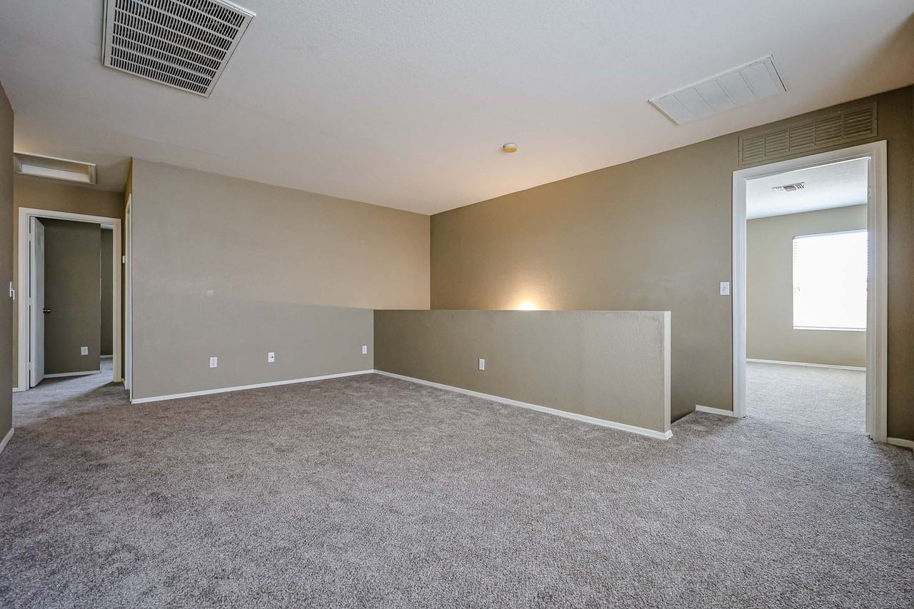 1356 E Clifton Ave - Photo 6 of 29