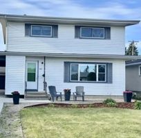 featured image of 11427 44a Ave Nw