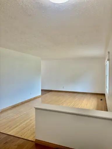 11427 44a Ave Nw - Photo 2 of 14