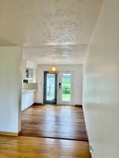11427 44a Ave Nw - Photo 5 of 14