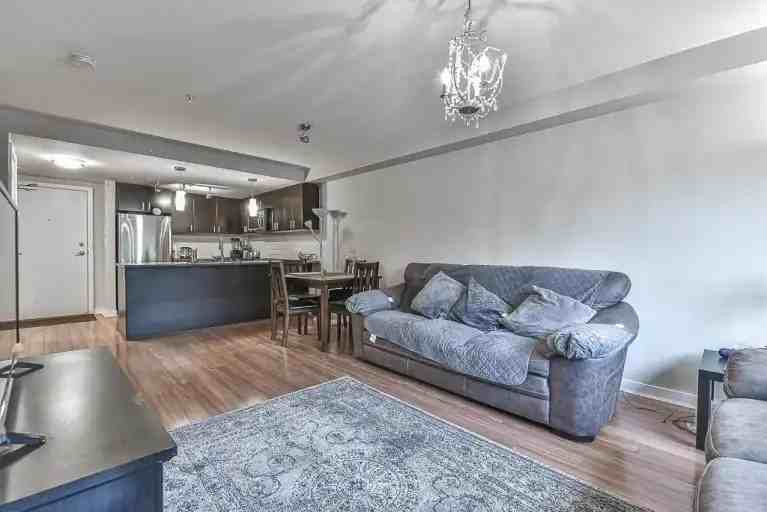 7511 120 St #210 - Photo 5 of 9