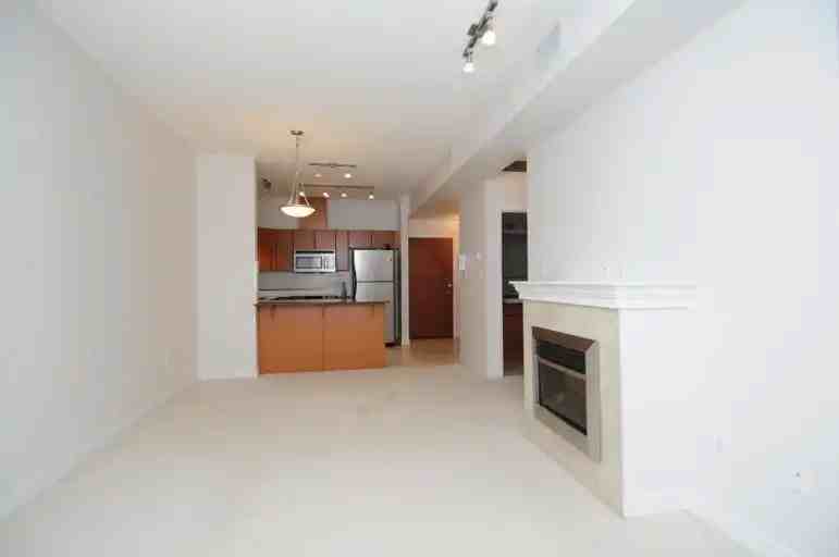 10333 112 St Nw #513 - Photo 2 of 8