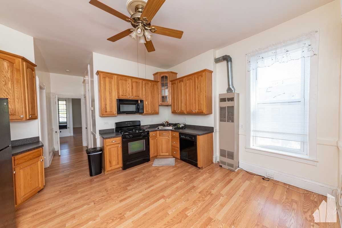 3300 S Racine Ave #3 - Photo 2 of 18