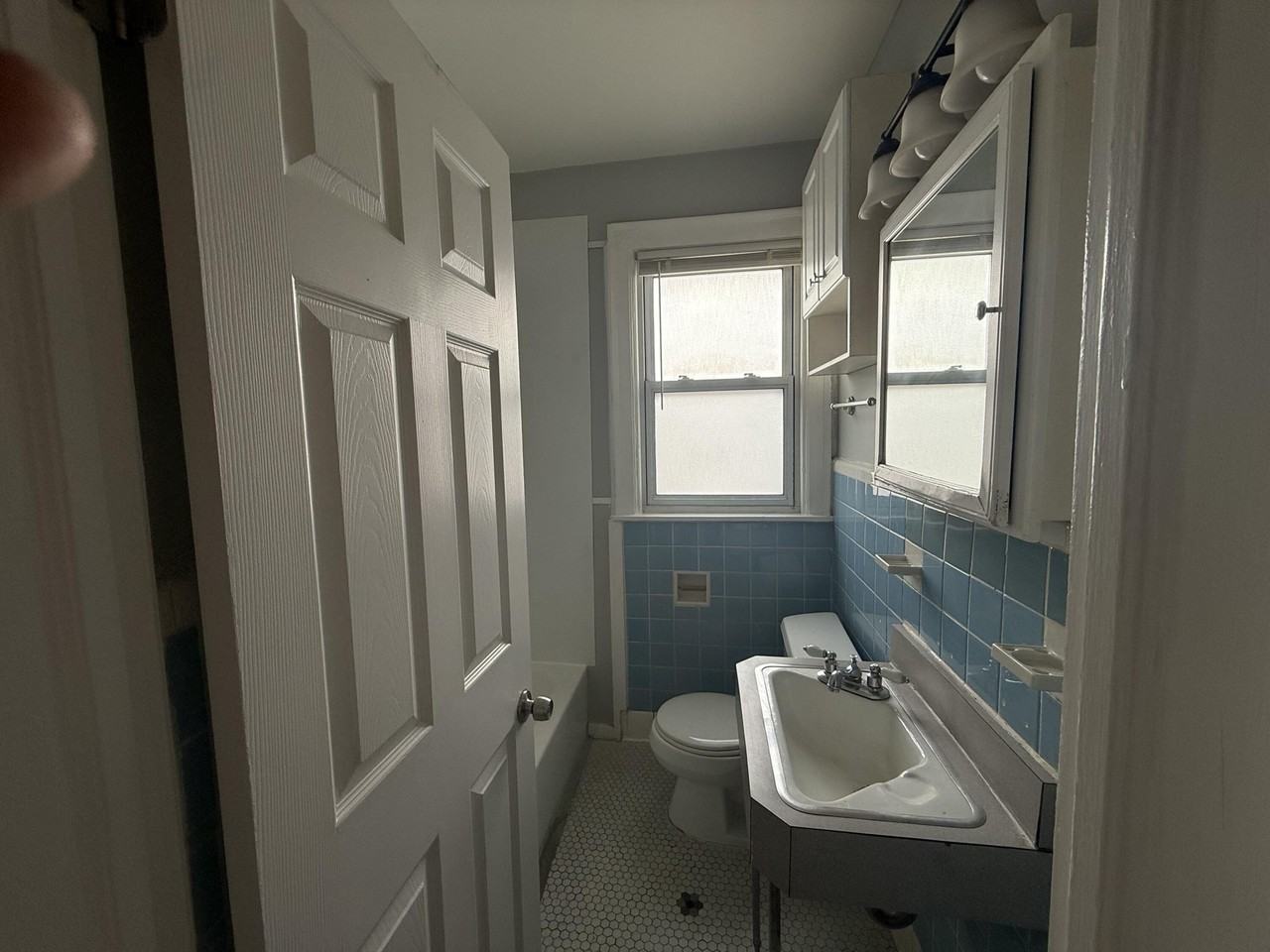 6037 Appoline St #4 - Photo 7 of 8