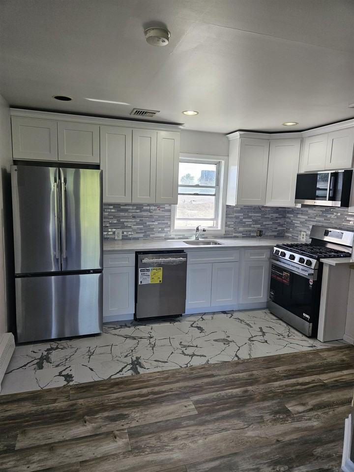 5221 Grand Ave - Photo 3 of 11