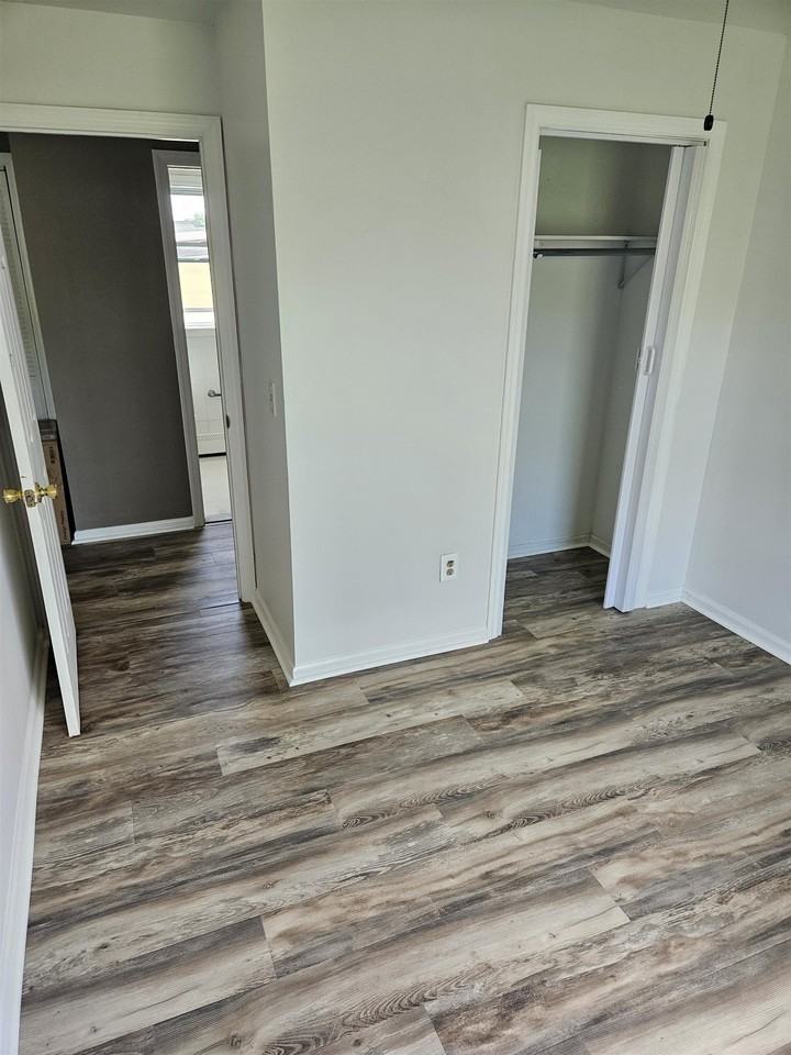 5221 Grand Ave - Photo 7 of 11