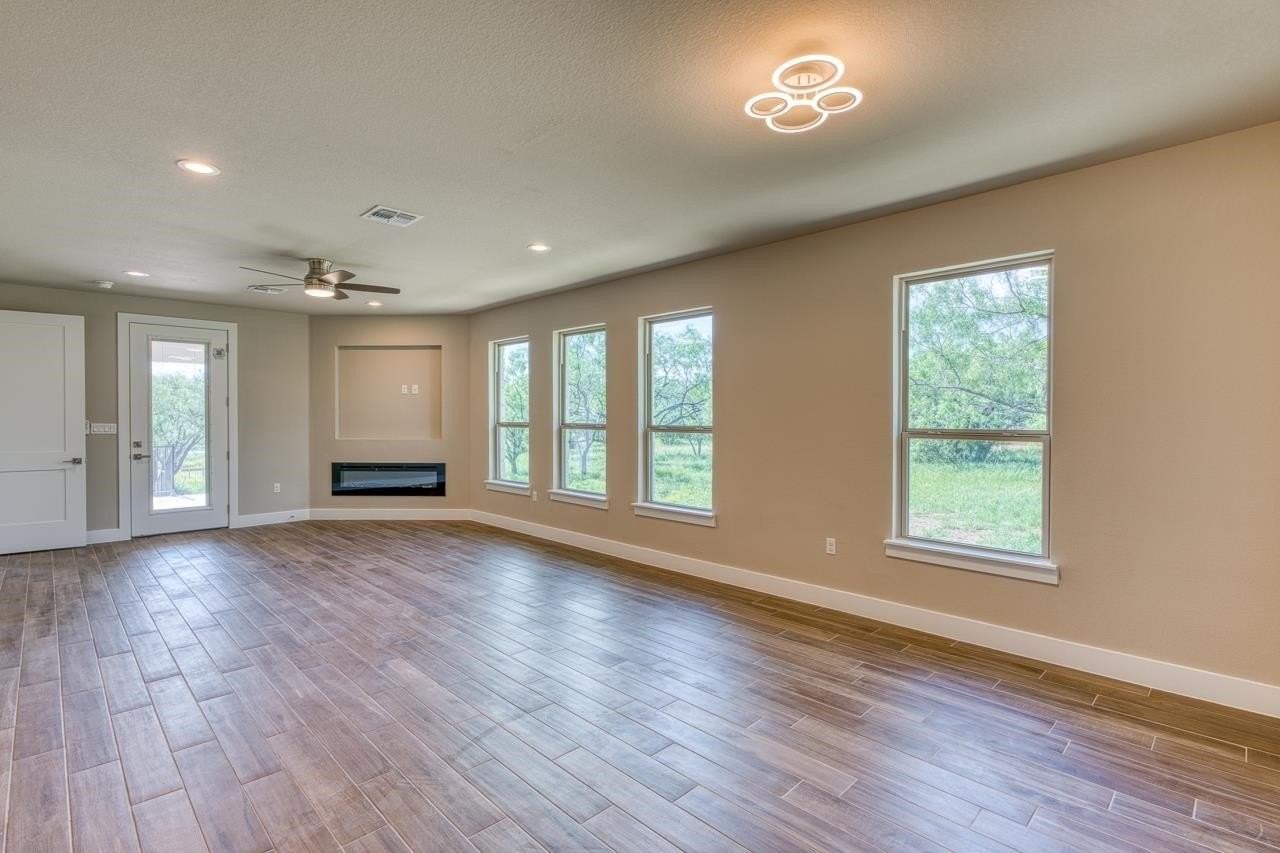 3217 Douglas Dr - Photo 5 of 24