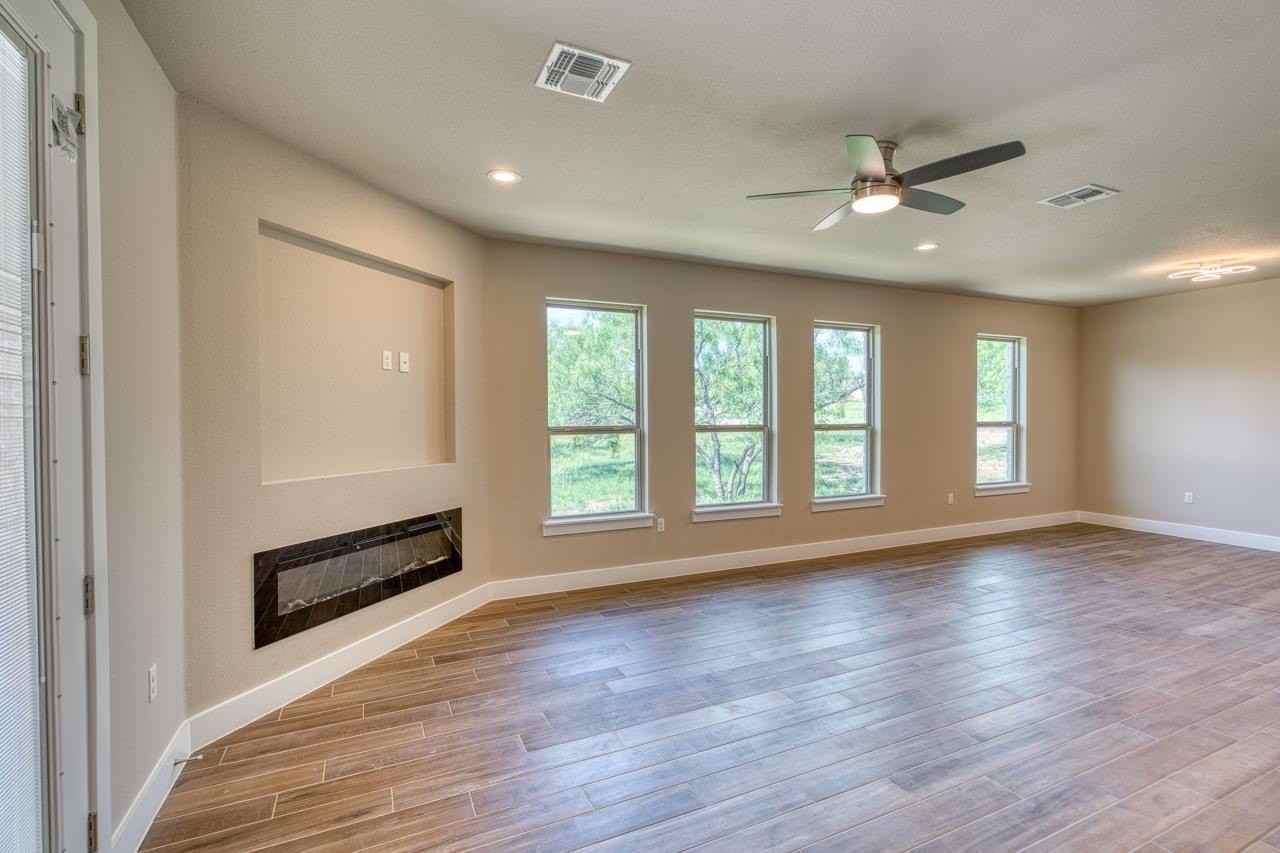 3217 Douglas Dr - Photo 6 of 24