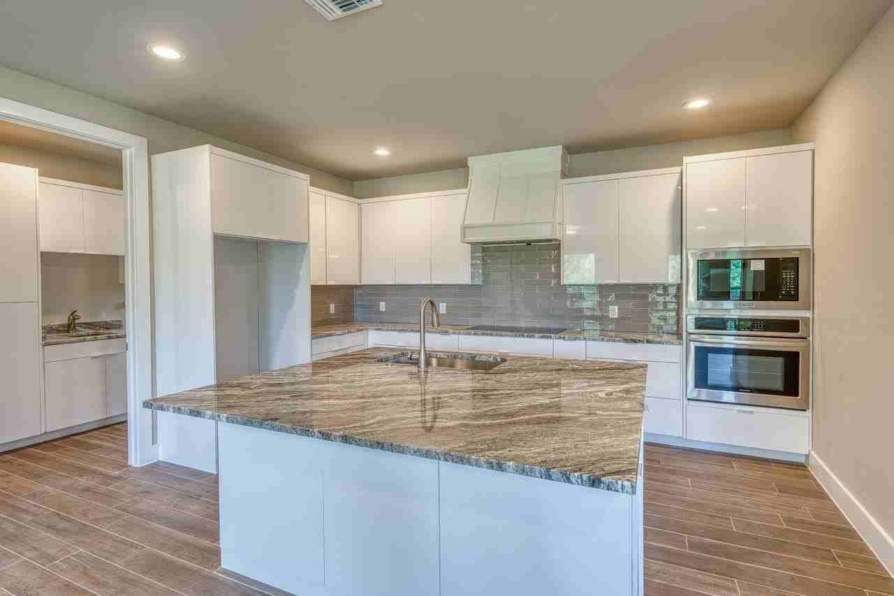 3217 Douglas Dr - Photo 7 of 24