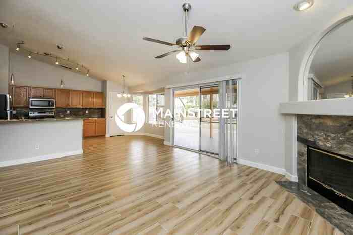 1668 E Golden Ln - Photo 4 of 16