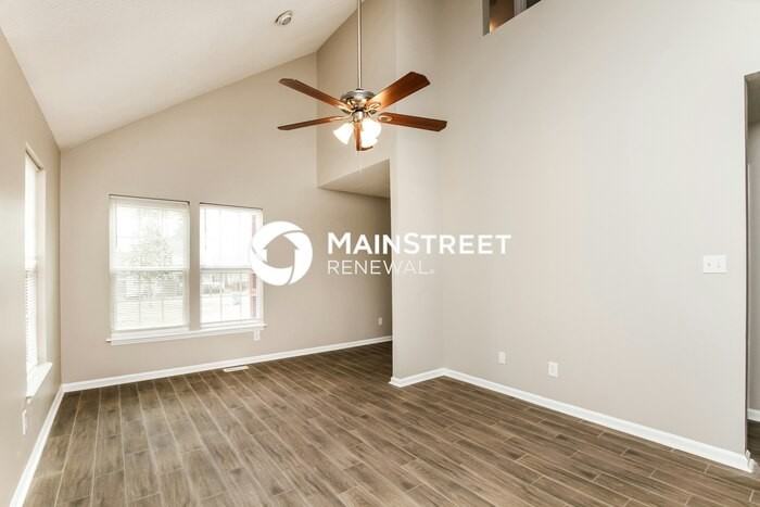 7843 Katherine Dr - Photo 4 of 17