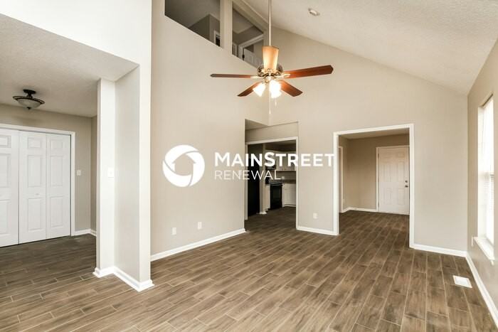 7843 Katherine Dr - Photo 5 of 17