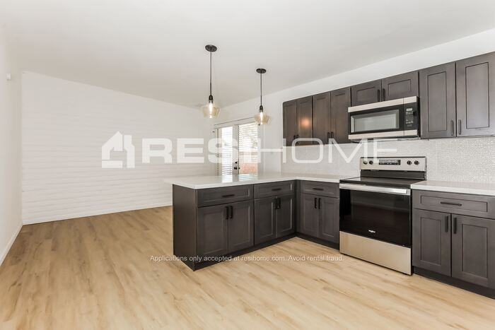 1314 E Del Rio Dr - Photo 4 of 23
