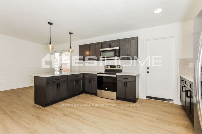 1314 E Del Rio Dr - Photo 5 of 23