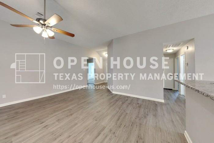 712 Bluebonnet Dr - Photo 5 of 20