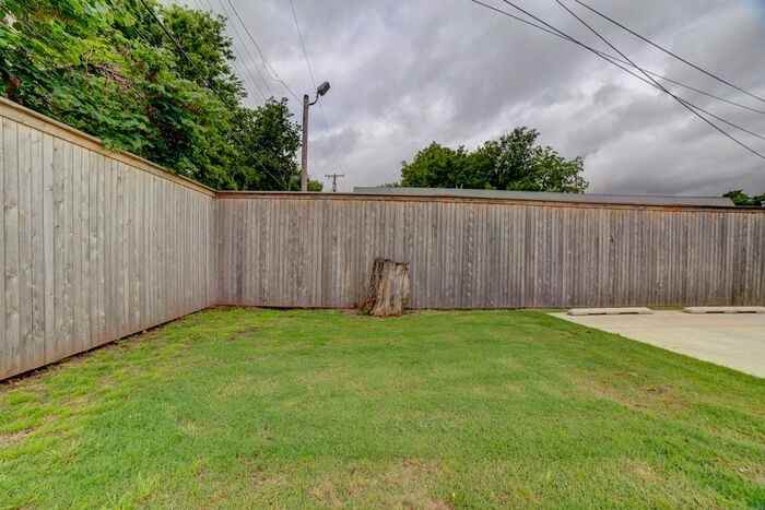 2626 E 8th St #2 - Photo 4 of 17