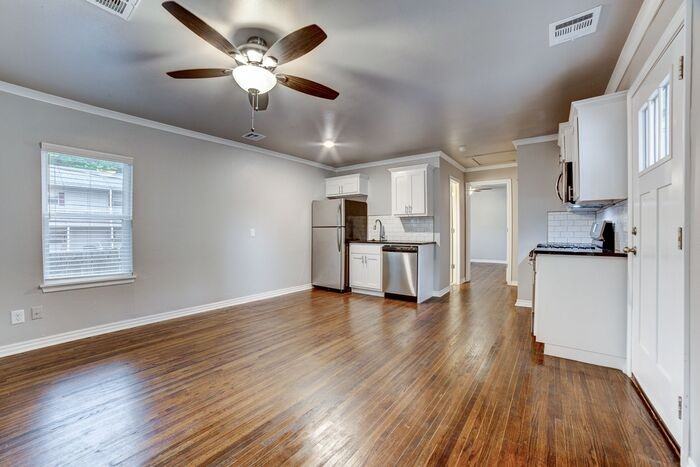 2626 E 8th St #2 - Photo 6 of 17