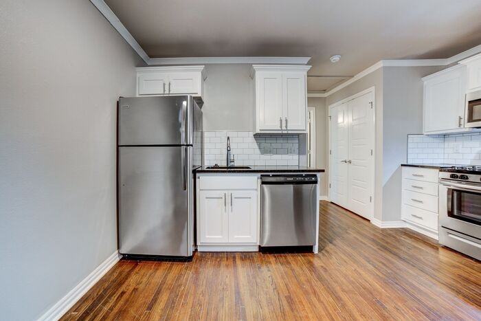 2626 E 8th St #2 - Photo 6 of 19