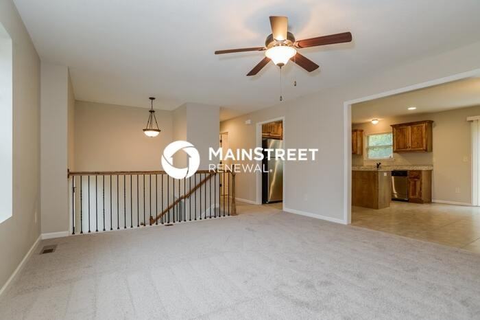 18521 E 20th Street Ct - Photo 4 of 17