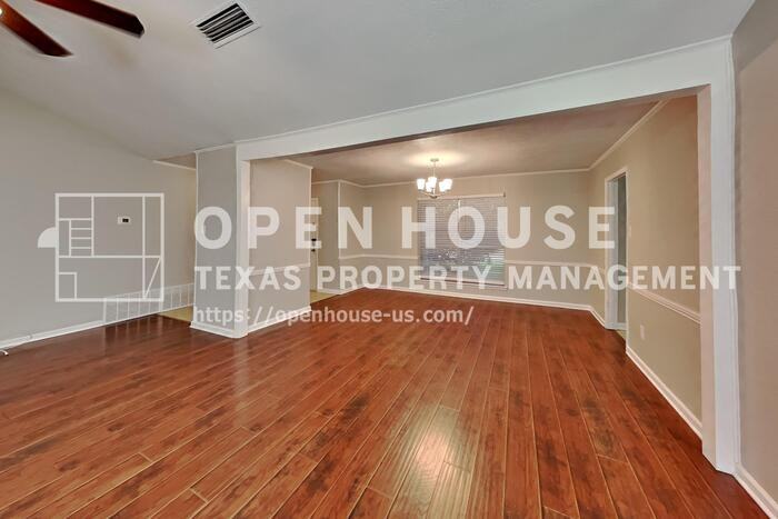 1025 Aspen Ln - Photo 4 of 20