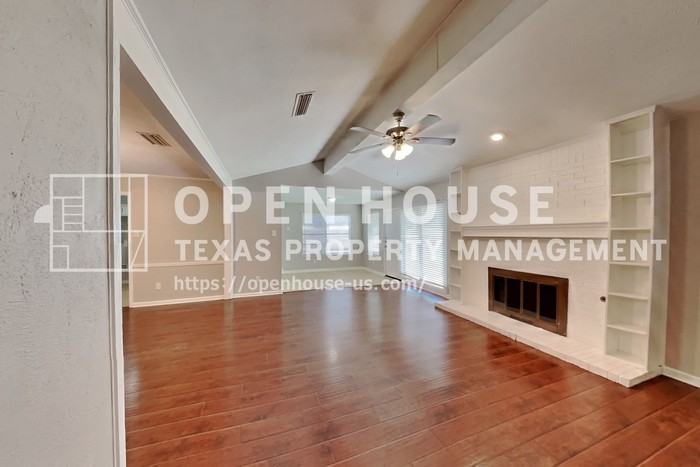 1025 Aspen Ln - Photo 5 of 20
