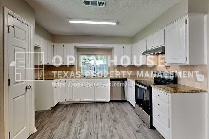 4113 Chestnut St - Photo 6 of 20