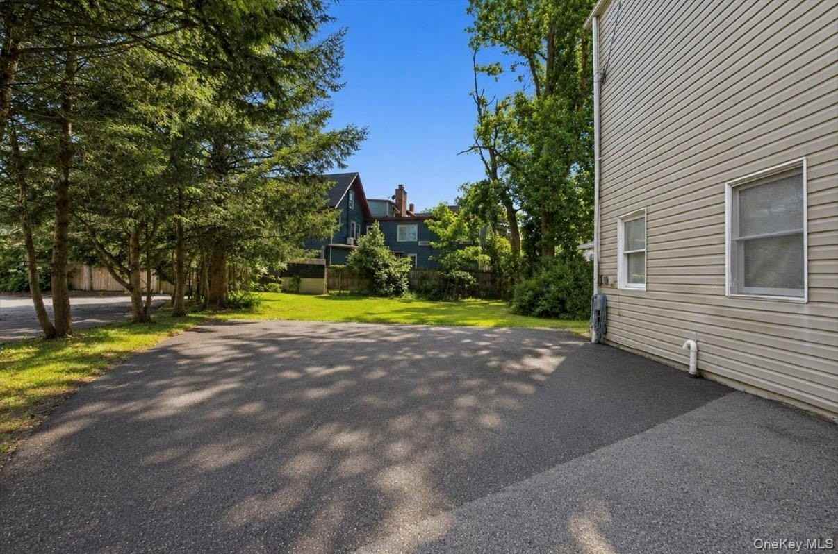 7 Idlewild Ave #B - Photo 3 of 23