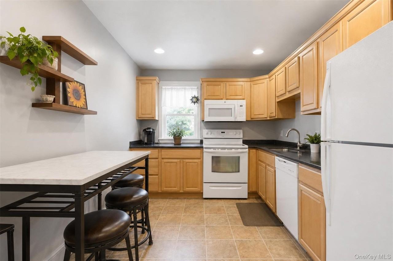 7 Idlewild Ave #B - Photo 7 of 23