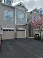 featured image of 913 Hawthorn Way