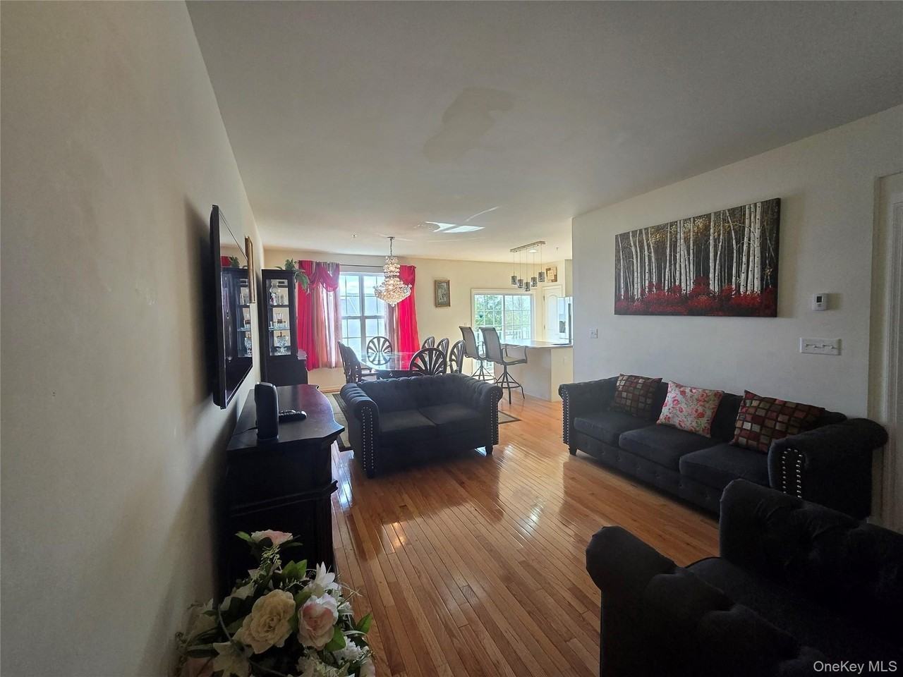 913 Hawthorn Way - Photo 3 of 19