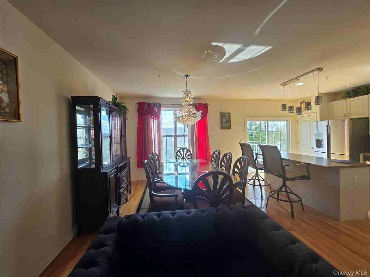 913 Hawthorn Way - Photo 4 of 19