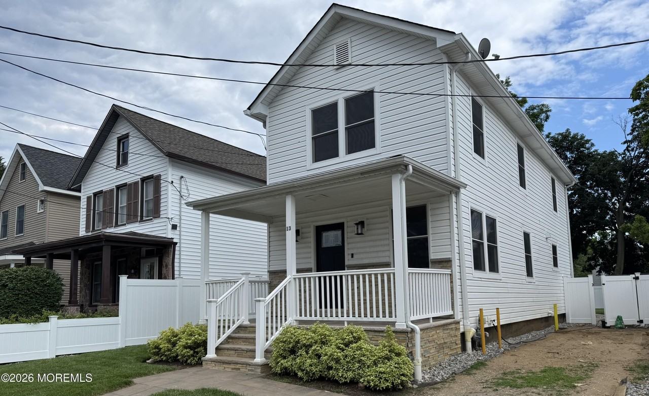 13 Locust Ave - Photo 2 of 21