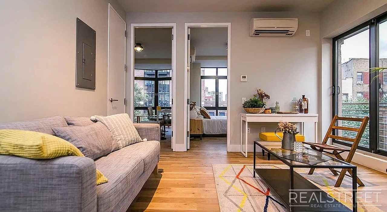 185 Leonard St #3A - Photo 3 of 20