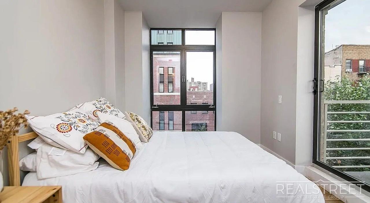 185 Leonard St #3A - Photo 6 of 20