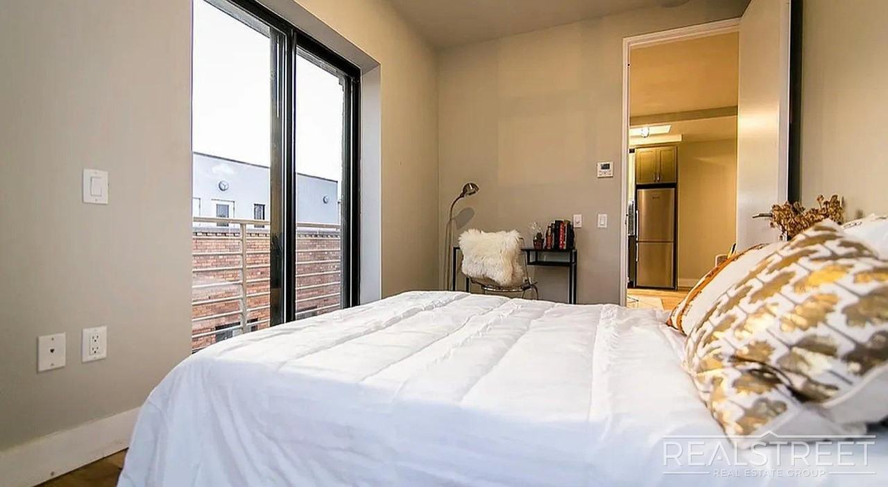 185 Leonard St #3A - Photo 7 of 20