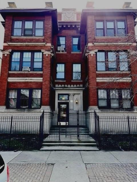 813 W Buena Ave - Photo 2 of 15