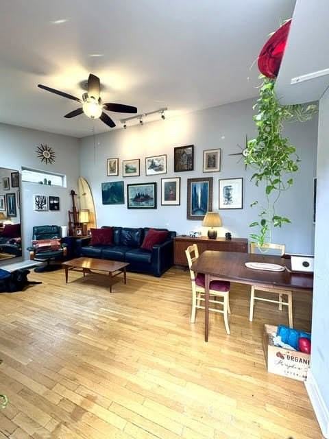 813 W Buena Ave - Photo 4 of 15