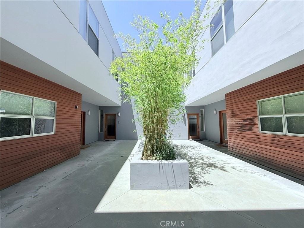 12908 Bloomfield St #103 - Photo 4 of 24