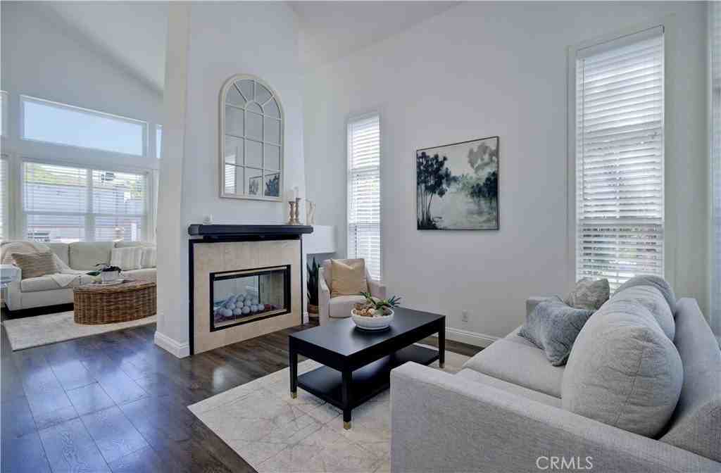 10 Willowbrook Ln - Photo 2 of 3