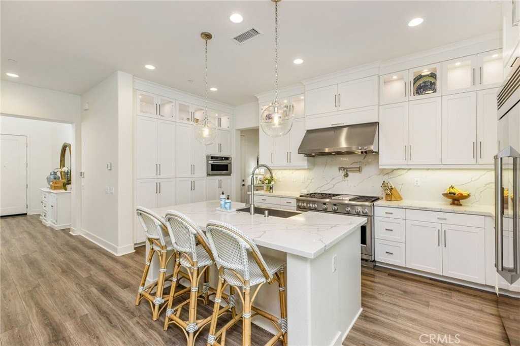 921 Camber Ln - Photo 6 of 34