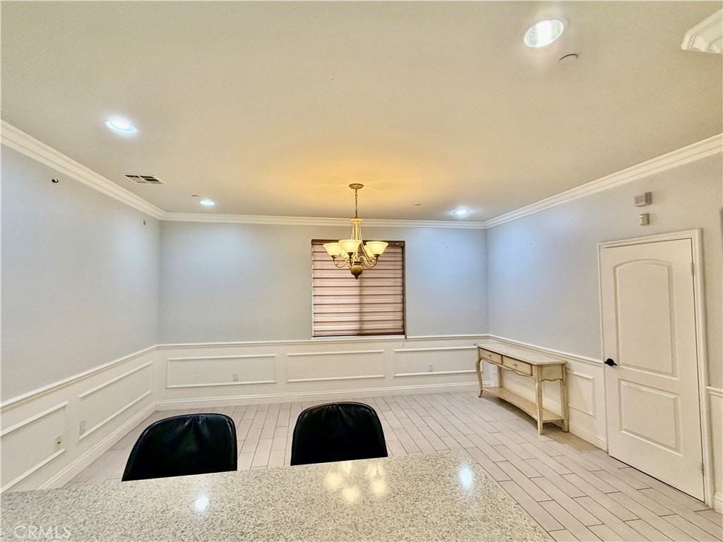 4431 Ellis Ln - Photo 6 of 20