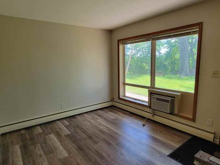 1831 Stinson Pkwy #8 - Photo 7 of 11