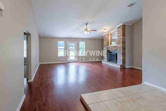 3363 Hampstead Dr - Photo 4 of 25