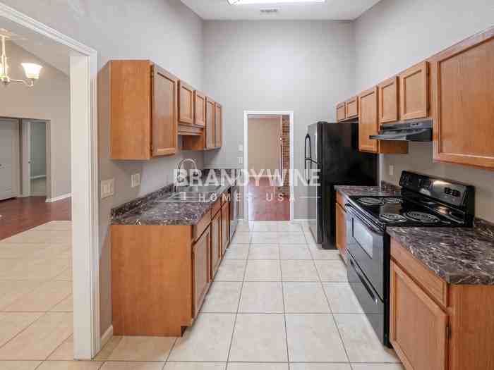 3363 Hampstead Dr - Photo 7 of 25