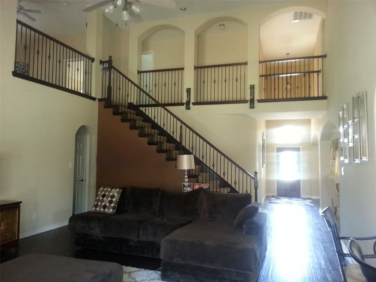 107 Pinedale Dr - Photo 4 of 20