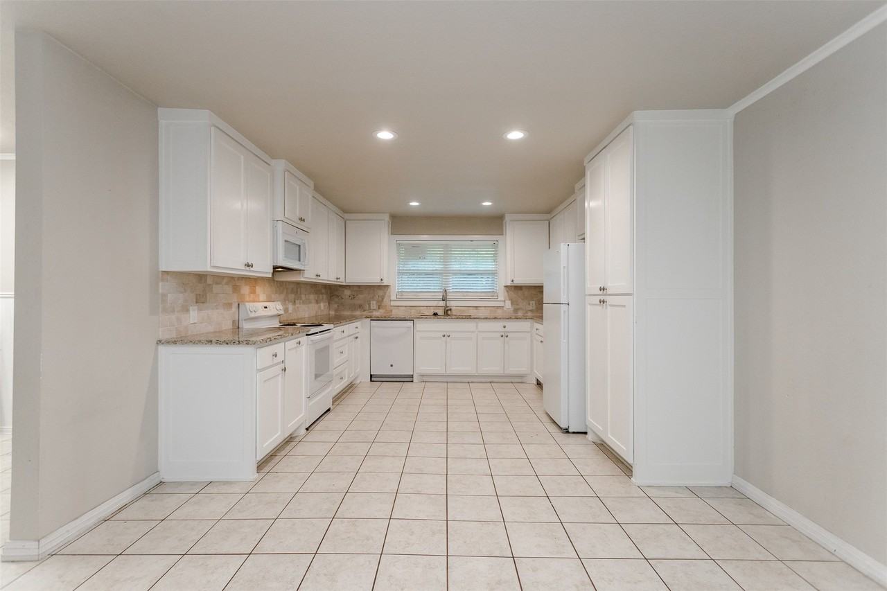 4808 Terrace Trl - Photo 7 of 27