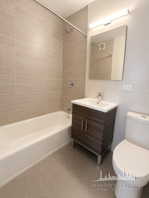 W 48th St #20F - Photo 7 of 10