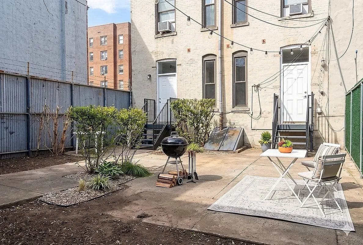 568 Baltic St #1R - Photo 6 of 6