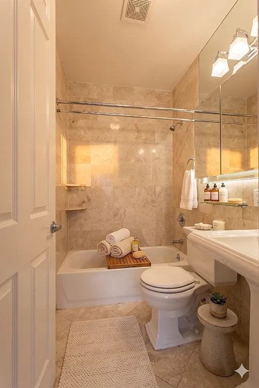 410 E 13th St #1C - Photo 4 of 4